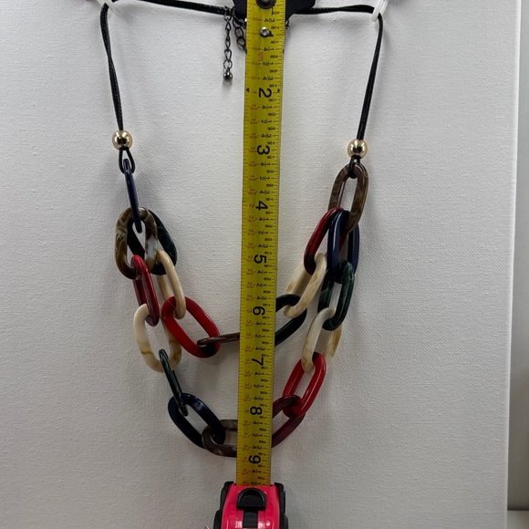 Multicolor Plastic Chain Link Necklace - Picture 5 of 5